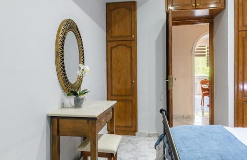 Angela a la Corfu - Foto 13