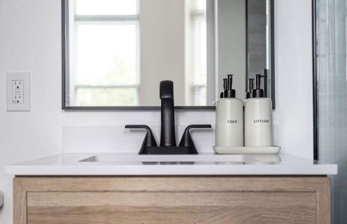 Luxury 3BR with Parking in Heart of DC - Steps to Metro - Foto 28