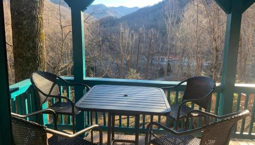 BearHavencabinfun 3 story Log Cabin Mountain View,Hot Tub, sleeps 10 - Foto 2