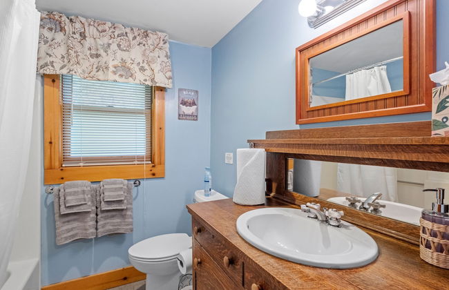 Private Lakefront - Luxury Log House - Photo 22