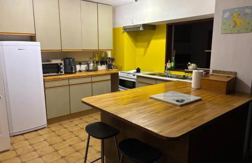 Tenby Victorian Villa with parking, pets allowed - Photo 13