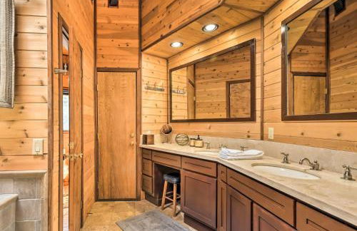 Cozy Grand Woodland Cabin with Mountain Views - Foto 21
