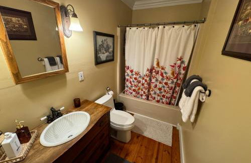 Historic 1818 Riverfront Cottage - Foto 15