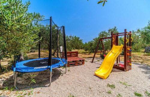 Island Getaway - Heritage House - Photo 7