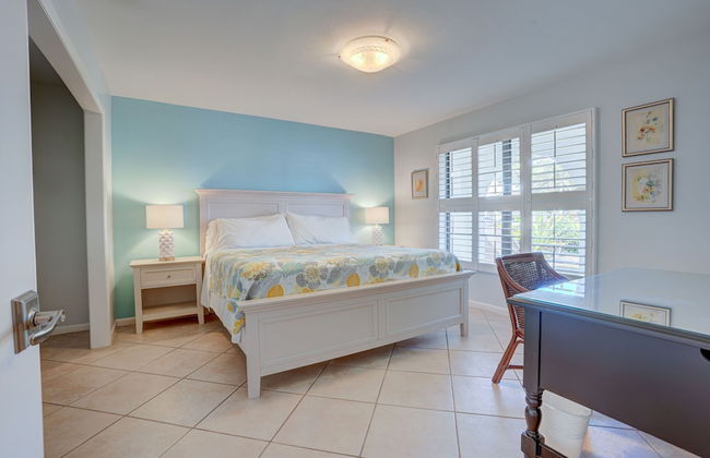 Milano Vacation Rental: Newly Renovated 3-BR Home with Private Pool, Hot Tub, and Pet-Friendly Front Yard. Minutes from Vanderbilt Beach - Photo 2