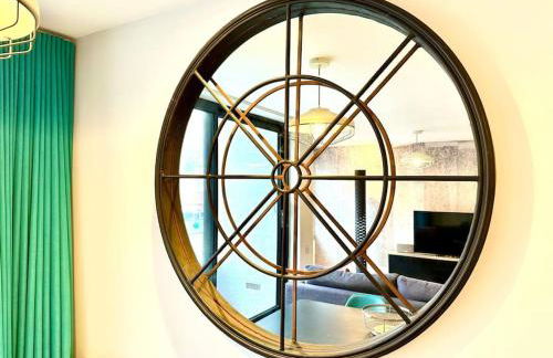 Super Modern New 2 Bedroom Apartment - Next to the Beach - Great Location - Fast WiFi - Smart TV - sleeps up to 4! Close to Purbeck, Corfe Castle, Sandbanks, Poole & Bournemouth - Foto 14