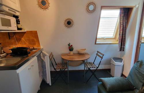 Studette 3 pers - Pied des pistes, commerces à pied, calme, parking, TV, baignoire, sans animaux - FR-1-393-170 - Foto 10