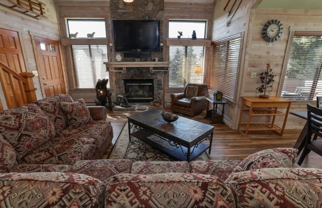 Seven Springs Sunridge 3 Bedrooms Premium Condo, Private Hot Tub! by RedAwning - Foto 1