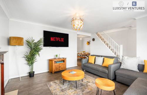 Spacious 3 Bedroom Brighton Home - South Downs - Stunning Sea Views - Garden - Pool Table - FREE Parking - Foto 1