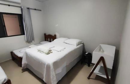 Casa tem 2 quartos com ar condicionado, garagem, aumenta geralmente é mais 50 por cento o valor - Foto 4