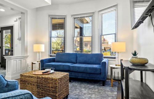 Brick Beauty Downtown, 3BR, Fenced Yard, Garage! - Foto 26