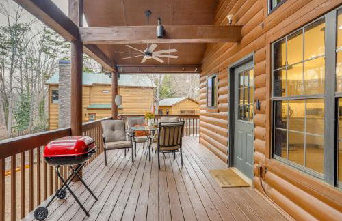 Steps to Lake Lanier Wooded Escape with Boat Dock - Foto 29