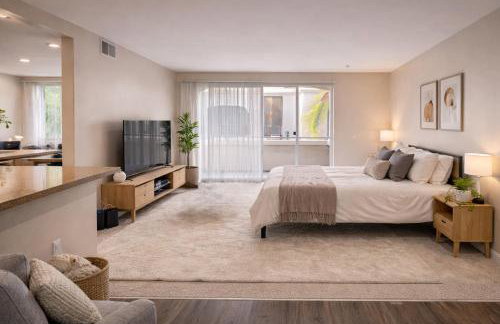 Serene 1BR & 2BR MDR Escape Minutes to Venice Beach with Spa & Gym - Foto 18