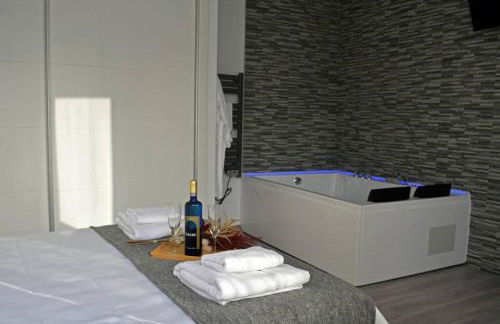 Alojamientos Lola, Suite con jacuzzi - Foto 10