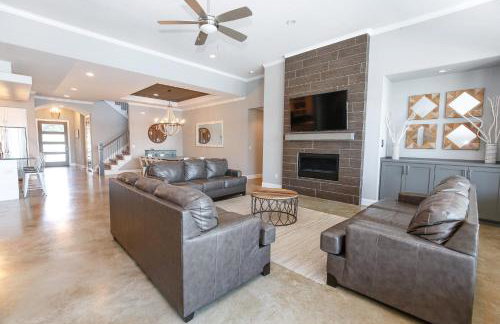 Luxury Lake LBJ House with Heated Swimming Pool and Spill Over Hot Tub and 2 Boat Slips - Foto 10