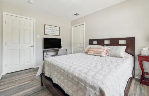 Spacious San Antonio Retreat with Private Patio! - Foto 17