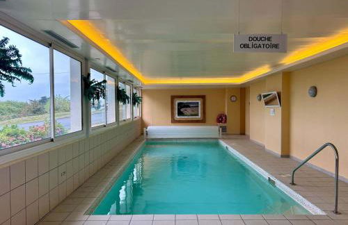 Seafront flat with indoor pool with stunning views - Foto 3