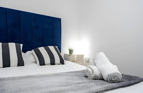 Stylish 3BR Derby Apartment - Sleeps 6, Central Location - Foto 18