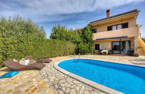 Holiday house Marinela with Private Pool and Fenced Garden - Foto 1