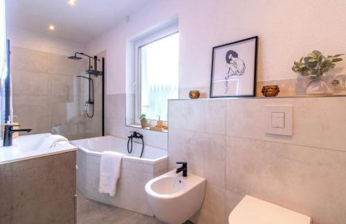 Stilvolles City-Apartment I WLAN l Küche I Zentral I 8P - Foto 21