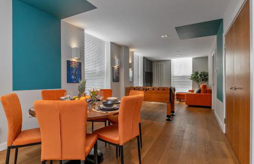 MK CITY CENTRE, THE DIAMOND SUITE, FREE Parking Space, PREMIUM SPACIOUS Apartment with FOOSBALL TABLE - Foto 9