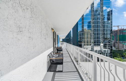 Luxurious 3BR Condo with Pool in Brickell - Foto 62