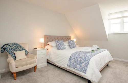 View Cottage - Photo 11