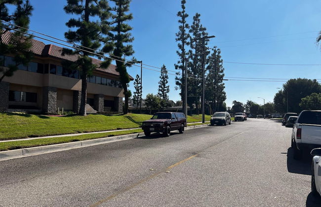 Modern Retreat With Spacious Yard & Cozy Interiors - Photo 34