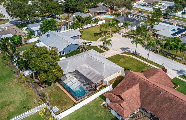 Fun Family-friendly Modern Beach Home With Pool - Photo 45