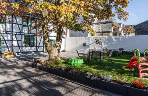 Ferienhaus Ahorn, wunderschöne, neue Wohnungen, ideal für Ausflüge ins Phantasialand, die Städte Köln, Brühl und Bonn oder die Eifel - Foto 31