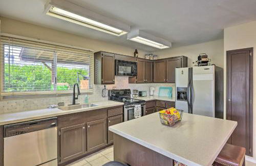 Family Friendly! Poolside Desert Oasis in Glendale - Foto 7