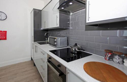 Sapphire House Apartments - Photo 12