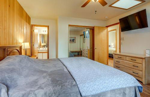 5 Mi to Heavenly Resort Cozy Home with Fenced Yard - Foto 11