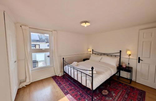 Stunning House With Private Backyard - Foto 10