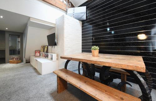 Penthouse Warehouse Slps 18 (61) - Photo 13