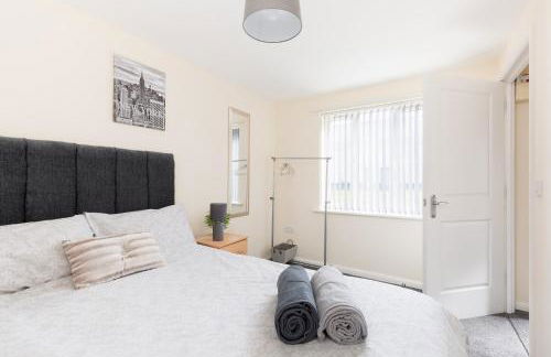 5 bed house with free parking in quiet location - Photo 17