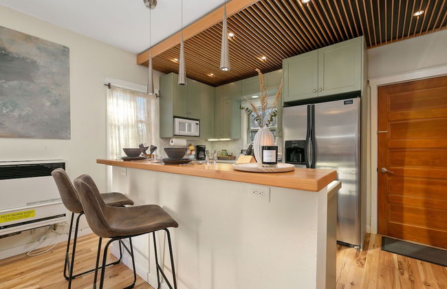 Lavish Retreat in Old Town - Walk Everywhere! - Foto 7