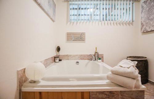 Moonlight Cottage - Your Romantic & Scenic Escape - Foto 24