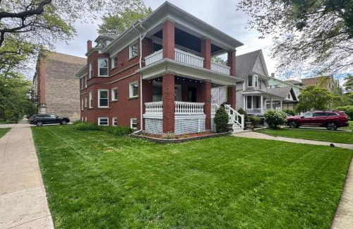 Elegant and Chic 2Bed 2Bath steps from the lake! - Foto 1