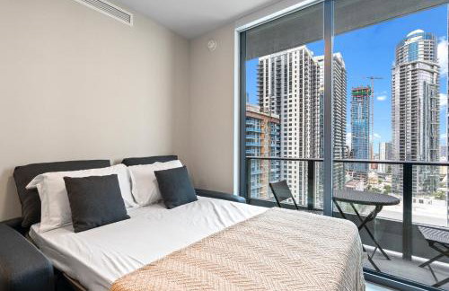 Downtown Condo with Den and Pool Access - Foto 30