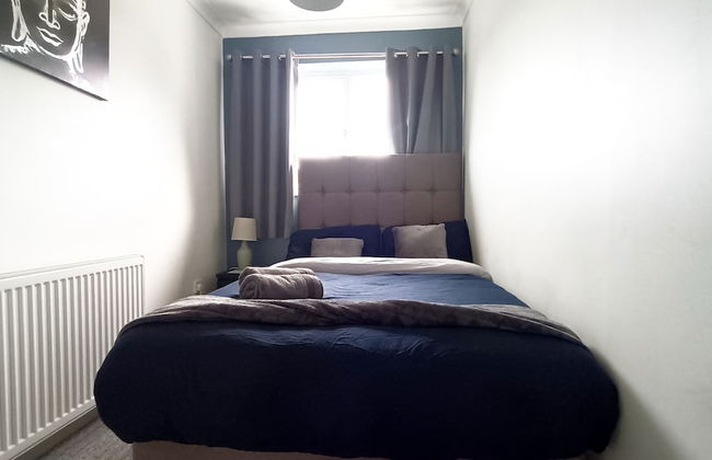 Cozy 3-Bed Family Home with Free Parking - Foto 5