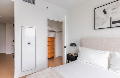 Blueground Greenpoint pool nr Transmitter Park NYC-2229 - Photo 7