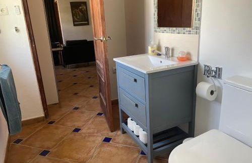 Lovely 10-bed Villa With Private Pool & Garden - Foto 47