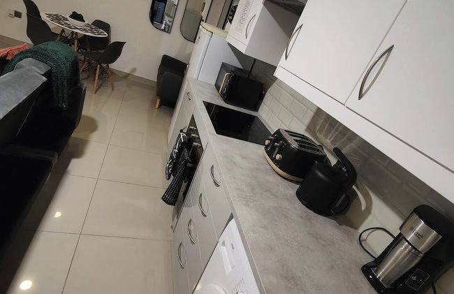 Luxurious 3 bed Ensuites & kitchenettes Nr LGI Hospital & Uni - Free 5G WIFI & Netflix Short Stays - Contractors Free Parking - Foto 14