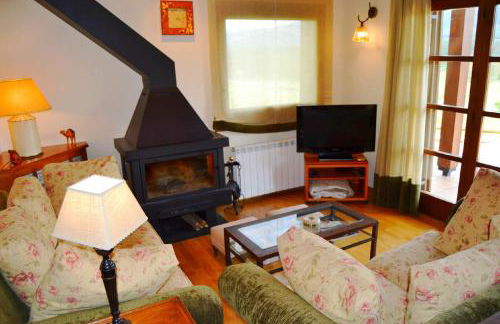 Casa adosada con piscina en Isòvol - Foto 9