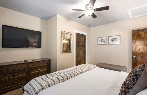 The Yellowstone Hideaway Unit A Cozy 1-Bedroom Yellowstone Hideaway, 1 Minute from Yellowstone Park! - Foto 52