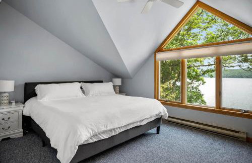 Lake house w/ indr pool and jacuzzi - Foto 18