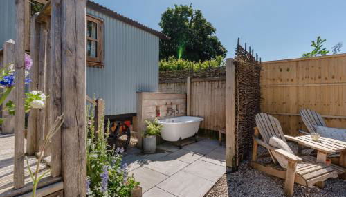 Spindleberry Hut - Photo 2