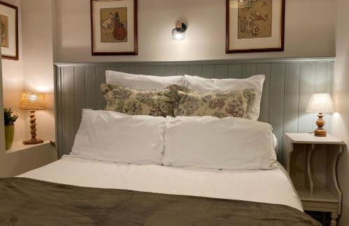 Ground Floor - Hauseman Building close to Thermes - Foto 11