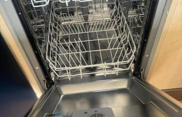 Stylish Apartment in Great City Location, Parking Possible - West One - Photo 5